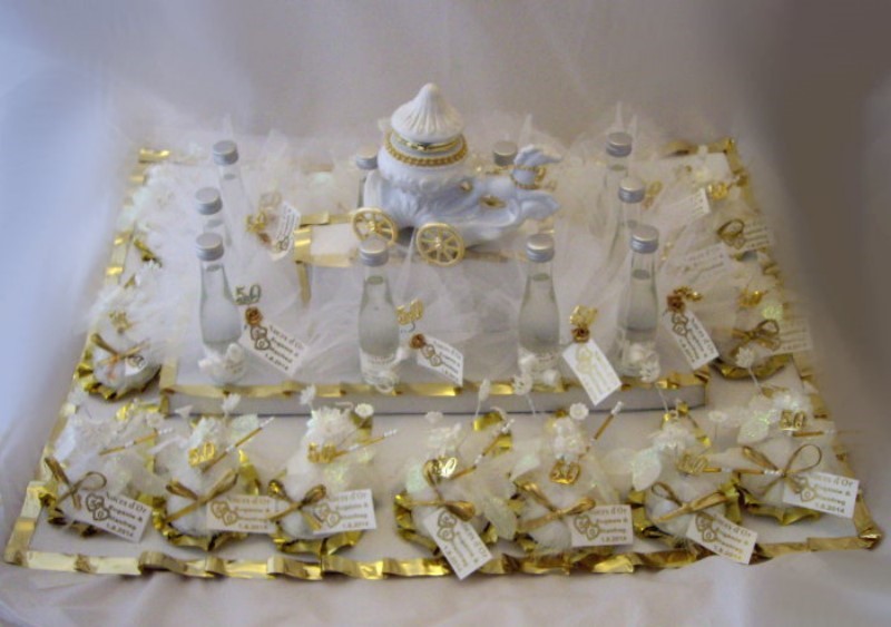 ../Images/plateau ballotins bouteille noces d or juil 2014.jpg